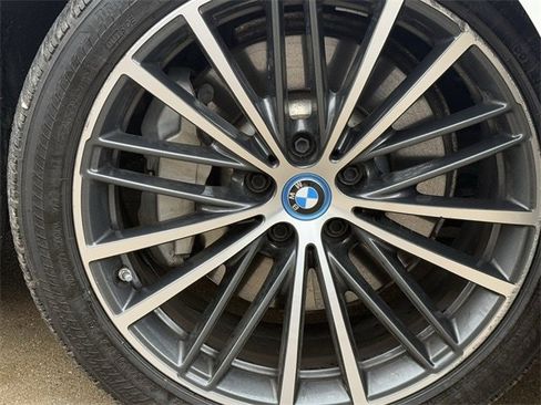 Used 2023 BMW 530e image 9