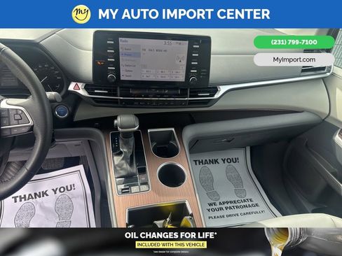Used 2023 Toyota Sienna XLE FWD image 19