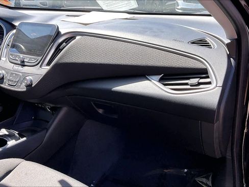 Used 2020 Chevrolet Malibu RS image 16