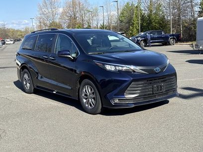 Used 2025 Toyota Sienna XLE