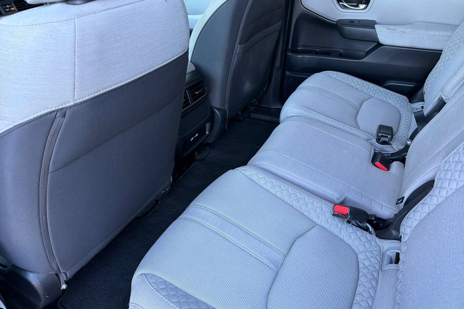 Used 2023 Honda Pilot LX image 11