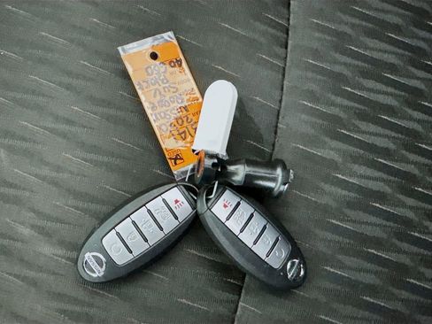 Used 2020 Nissan Rogue SV w/ Premium Package image 33