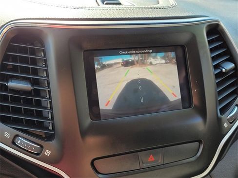 Certified 2020 Jeep Cherokee Latitude image 25