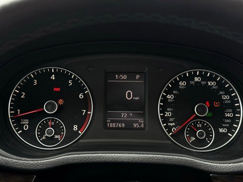 Used 2014 Volkswagen Passat 1.8T SEL Premium image 42