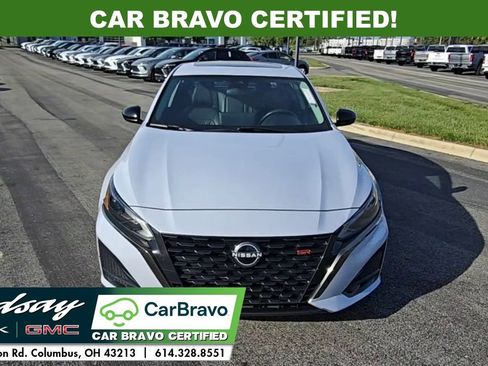 Used 2023 Nissan Altima 2.5 SR w/ SR Premium Package FWD image 3