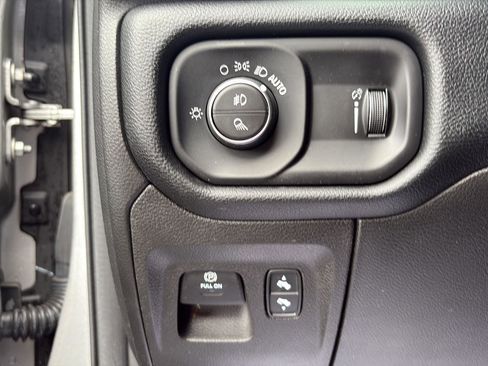 Used 2021 RAM 1500 Big Horn AWD/4WD image 7