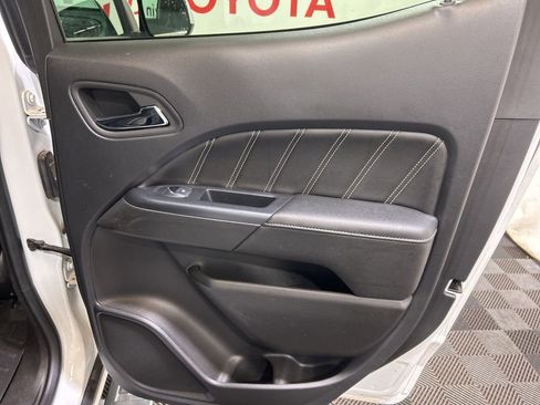 Used 2021 GMC Canyon Denali image 15