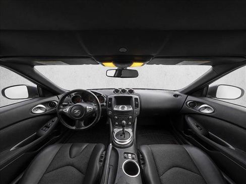 Used 2014 Nissan 370Z Touring w/ Navigation Package RWD image 17