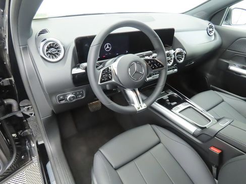 Certified 2025 Mercedes-Benz GLA 250 image 10