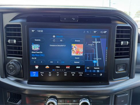 Used 2025 Ford F150 Lariat w/ Equipment Group 502A High image 18