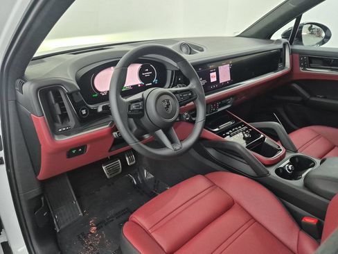 New 2026 Porsche Cayenne Turbo AWD/4WD image 4