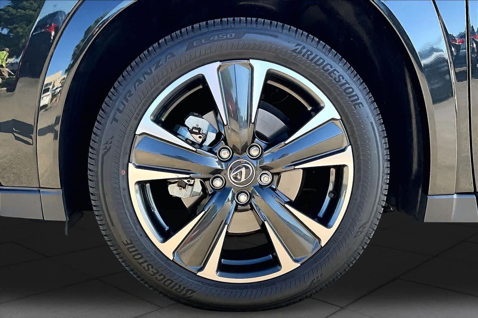 Used 2025 Lexus UX 300h FWD w/ Accessory Package (Z1) image 9