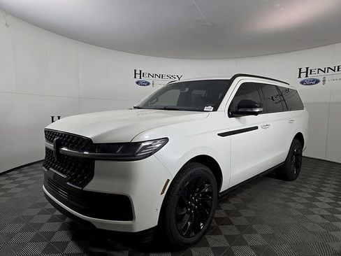 New 2025 Lincoln Navigator Reserve w/ Jet Appearance Package image 2