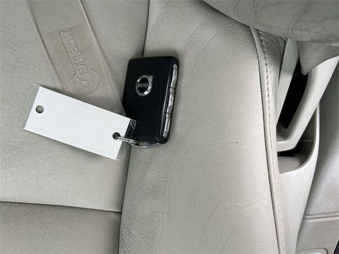 Used 2022 Volvo S60 B5 Momentum w/ Premium Package image 25