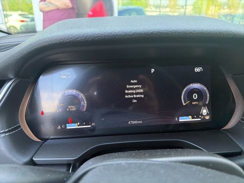 Used 2022 Jeep Grand Cherokee L Laredo w/ Luxury Tech Group I AWD/4WD image 3