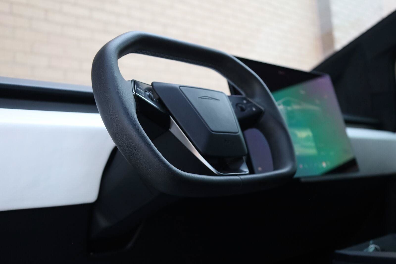 Used 2024 Tesla Cybertruck AWD Crew Cab image 17