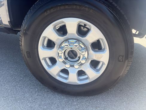 Used 2024 Ford F350 XLT AWD/4WD image 29