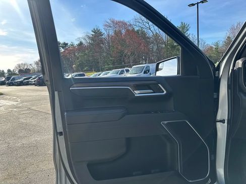 Certified 2025 Chevrolet Silverado 1500 LT AWD/4WD image 24