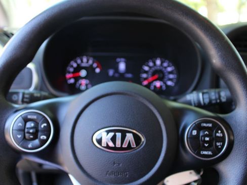 Used 2020 Kia Soul S image 31