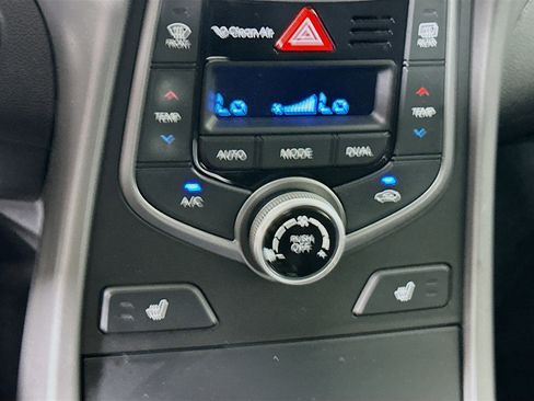 Used 2016 Hyundai Elantra Limited image 24