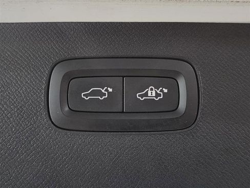 Used 2017 Volvo XC90 T6 Inscription w/ Vision Package image 27