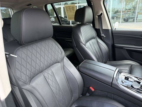 Used 2025 BMW X7 xDrive40i AWD/4WD image 14