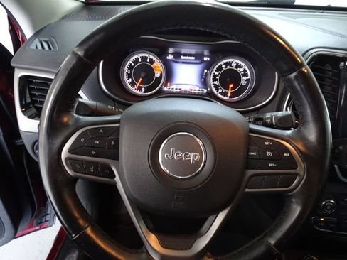Used 2019 Jeep Cherokee Limited AWD/4WD image 6