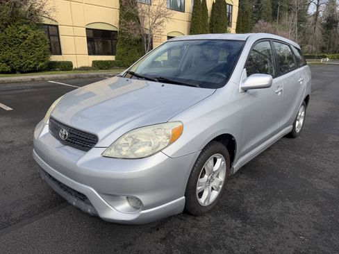 Used 2006 Toyota Matrix XR FWD image 1