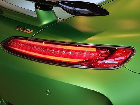 Used 2018 Mercedes-Benz AMG GT R image 24