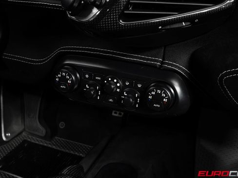 Used 2015 Ferrari 458 Speciale Coupe RWD image 35
