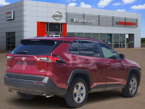 Used 2025 Toyota RAV4 LE AWD/4WD image 4