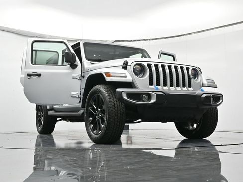 Used 2023 Jeep Wrangler Unlimited Sahara image 61
