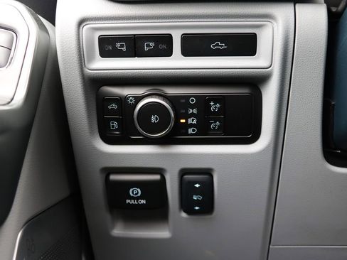 Used 2023 Ford F150 Limited image 12