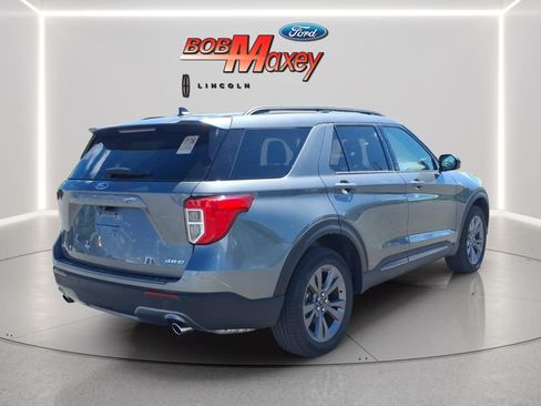 Used 2024 Ford Explorer XLT w/ Equipment Group 202A AWD/4WD image 4
