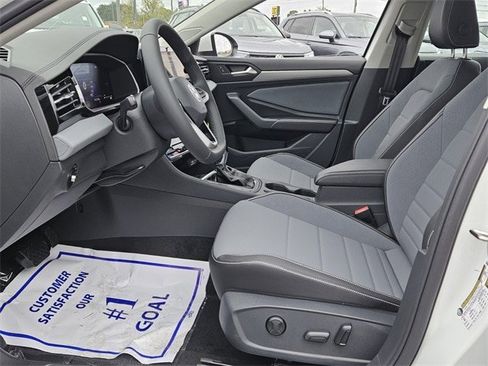 New 2026 Volkswagen Jetta SE image 5