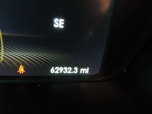 Used 2018 Lincoln Continental Select image 30