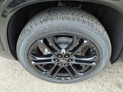 New 2026 GMC Acadia Denali w/ Super Cruise Package image 13