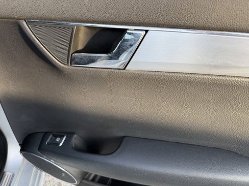 Used 2010 Mercedes-Benz C 300 Sedan image 37