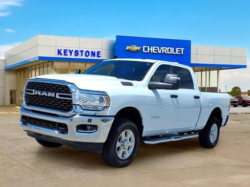 Used 2024 RAM 2500 Big Horn AWD/4WD image 3