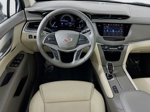 Used 2018 Cadillac XT5 Luxury image 23