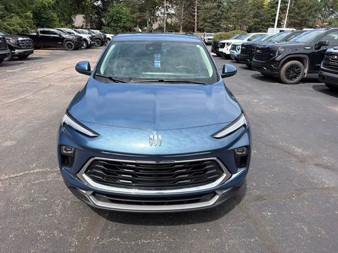 Used 2024 Buick Encore GX Preferred w/ Comfort Package AWD/4WD image 3