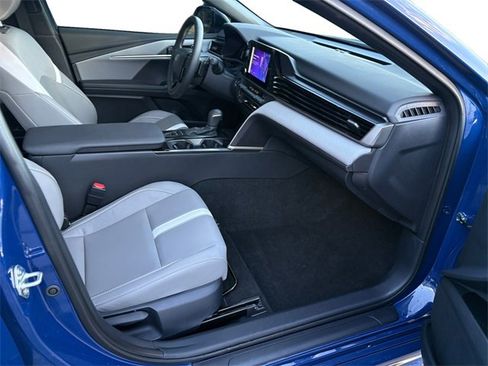 Used 2025 Toyota Camry SE image 11