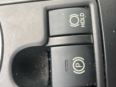 Used 2020 Toyota Highlander XLE AWD/4WD image 33