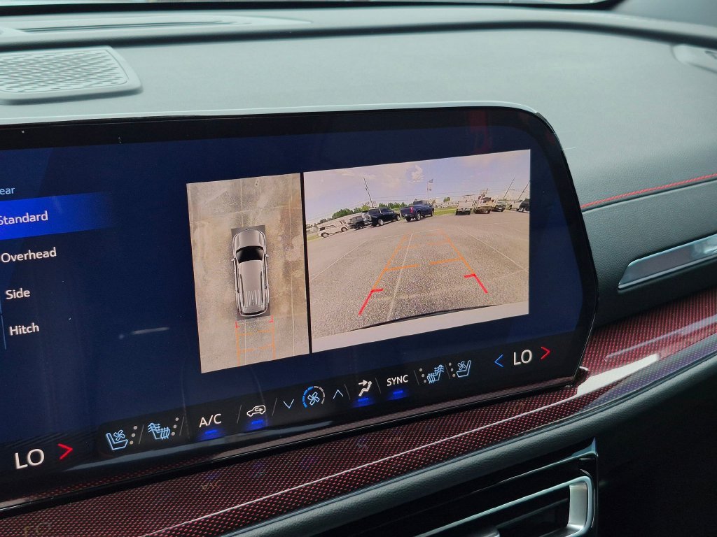 New 2026 Chevrolet Traverse RS w/ LPO, Floor Liner Package FWD image 25