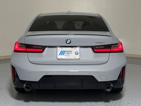 Certified 2024 BMW 330i Sedan w/ M Sport Package RWD image 9