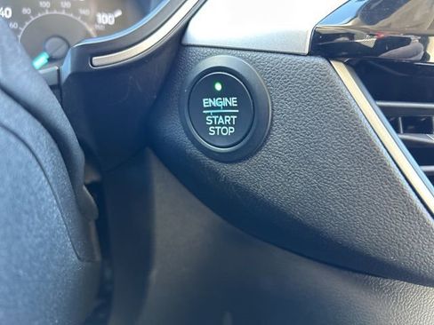 Used 2020 Ford Escape SE image 16