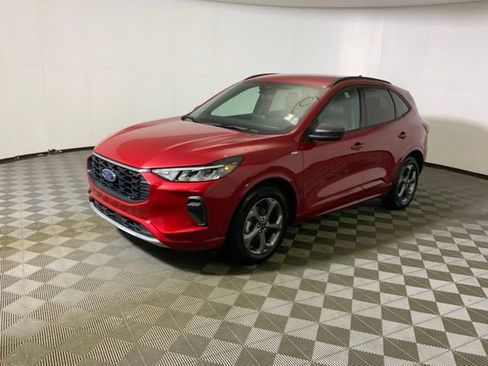 Used 2024 Ford Escape ST-Line w/ Cold Weather Package FWD image 15
