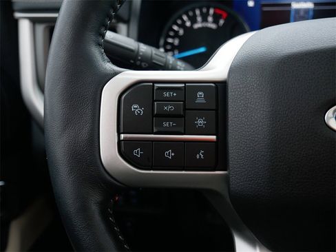 Certified 2022 Ford Expedition XLT image 19