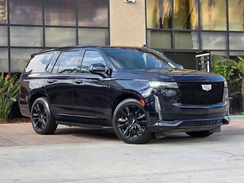 Used 2021 Cadillac Escalade Sport Platinum image 3