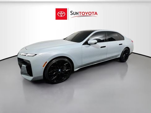 Used 2024 BMW 760i xDrive w/ Premium Package 2 AWD/4WD image 9